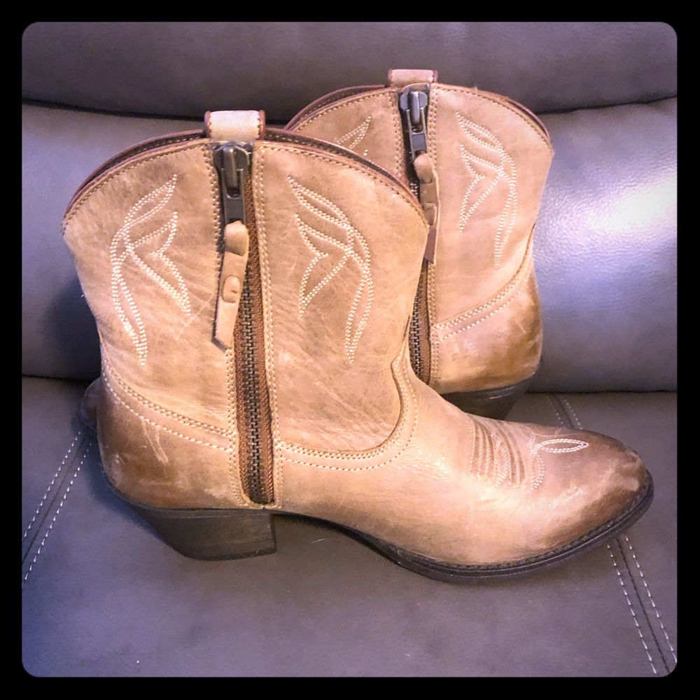 Ariat Darlin Bootie boots